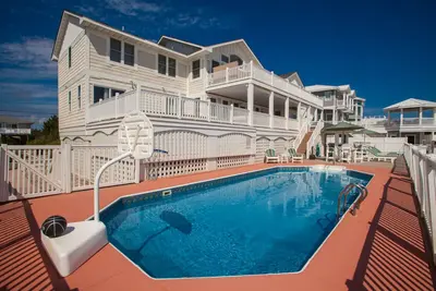 Image de Oceanfront home with pool, hot tub, central Ac, & furnished deck - near shopping