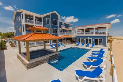 Image de Oceanfront vacation gem w/private indoor & outdoor pools, WiFi, central Ac, W/D