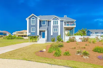 Image de Beautiful oceanside home with pool, beautiful decor, WiFi, washer/dryer, Ac