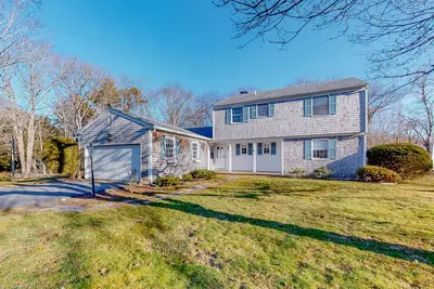 Image de Home with fast Wifi, pond access, gas grill, W\/D - close to beach