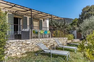 Image de Belle maison de vacances pour 4 personnes avec Wifi, piscine privée, Tv, terrasse et parking