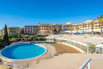 Image de Agréable appartement pour 6 personnes avec piscine, Wifi, Tv, terrasse, animaux admis et parking