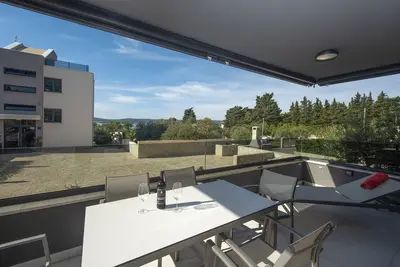 Appartement de deux chambres avec la terrasse et la vue sur le mer Sveti Filip i Jakov, Biograd (A-19325-a)