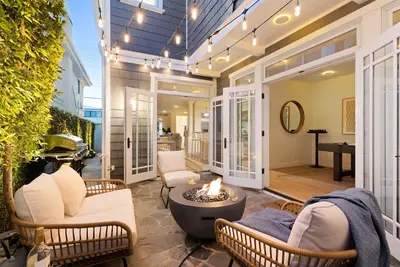 Image de Crystal Cove by AvantStay | Gorgeous & Charming Newport Home!