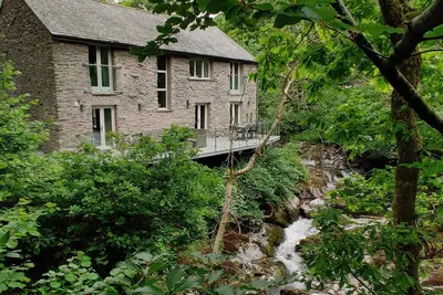 Image de The Old Water Mill, luxury holiday cottage, with hot tub in Kendal