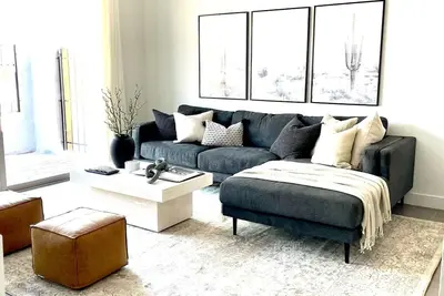 Image de Brand New! Professionally designed and styled home