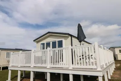 Wansbeck View 2, pet friendly, country holiday cottage in Ashington