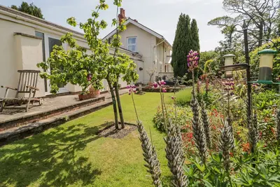Image de Bryn Offa Cottage, romantic, with a garden in Holywell