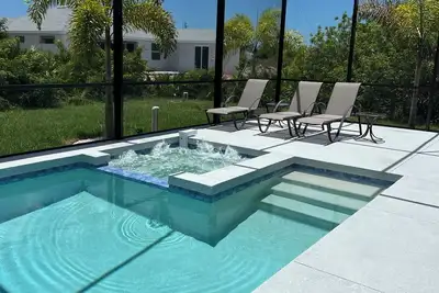 Image de Peaceful Heated Pool House