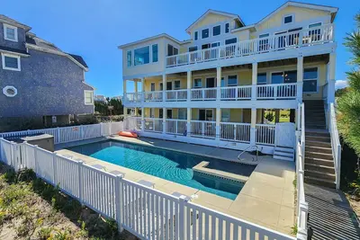 Image de The Duck House - Spectacular Oceanfront home with 5 Br/7ba - Private Pool