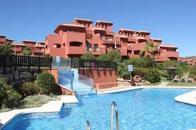 Image de Appartement 'Duplex Estepona' avec vue sur la montagne, Wi-Fi et climatisation