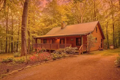 Image de \"Bearly Rustic\" - 2 bdrm/2 bath - Off the grid, beautiful scenic