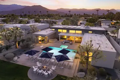Polo Villa 8 by AvantStay | Chef's Kitchen + Pool & Spa