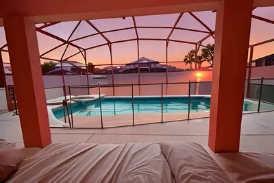 Image de Solana - 5 Bed 4. 5. Bath Davenport Villa