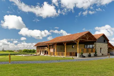 Image de Gîte de charme 9 personnes avec piscine chauffée