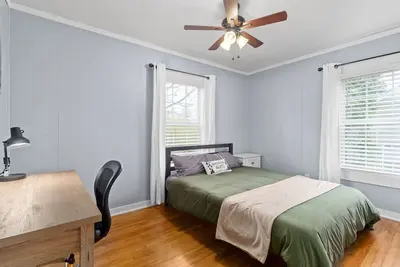 Image de 2 Bedroom with Office Space Close to Downtown