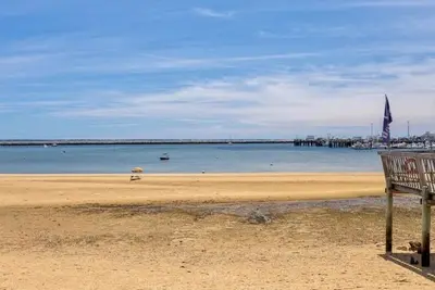 Image de Spectacular Views in Center of Town and on the Beach!