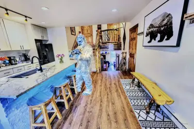 Image de Spacious 3b/3b Condo. Luxury Amenities. ShuffleBoard. HotTubs. 1st Flr. Location