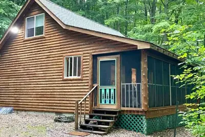 Image de Pleasant Valley Cabin 5 min to downtown Boyne City