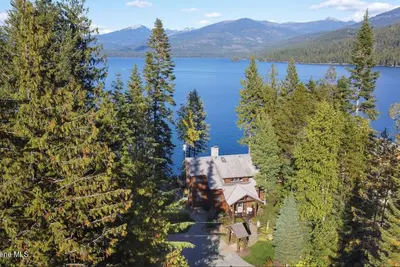 Image de Lakefront Private Home with Boathouse at Priest Lake
