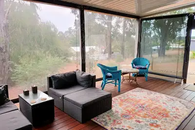 Image de Warren Retreat - cozy and tranquil 2 brm home