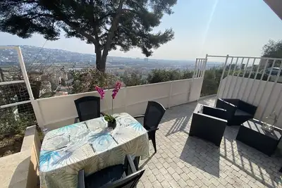 Image de Rez de villa de 43m2 avec terrasse de 25m2 et une vue mer imprenable