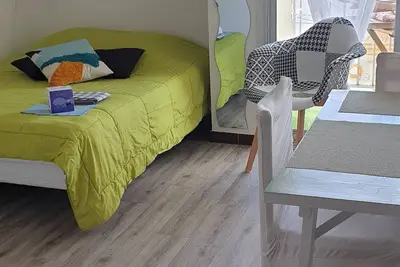 Image de Apartment- 2nd floor with elevator - 7 minutes from the pond of