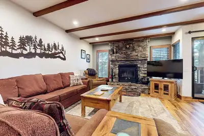 Image de Pet-Friendly, Updated Décor. Washer/Dryer, Balcony, Short Walk to The Village