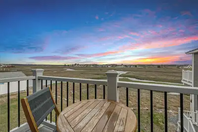 Image de Sunset Views | Breakfast Balcony | Marsh Views |Ac