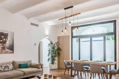 Luxueux Loft Familial 4br + Terrasse - Emplacement IDÉAL, À Deux Pas De La Mer!