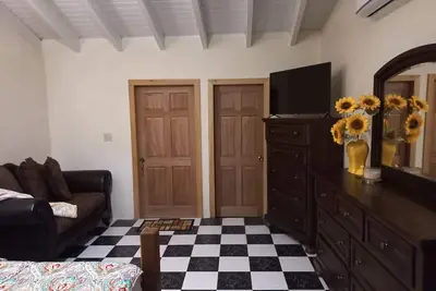 Image de #7 Studio sunset islands view, queen bed, bath & kitchen 10 min to town & beach