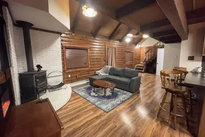 Image de Cozy Poconos Cabin Getaway - 8 min from Kalahari!