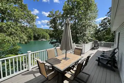 Image de Pura Vida: Updated Norris Lakefront Home w/ Private Covered Dock & 2 Kayaks Inc