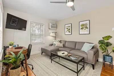 Image de Cozy, Newly Remodeled Cottage in Normal Heights