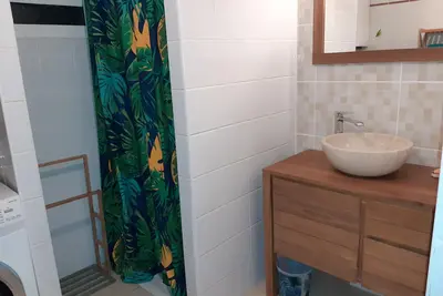 Image de Charmante petite maison individuel avec jardin privatif et Jacuzzi