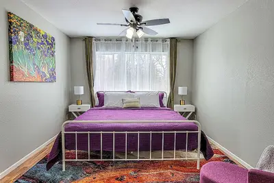 Image de 2 bedroom Hide-a-way with Balcony- minutes from Lake George