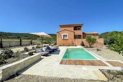 Image de Belle maison à Cruzy avec cuisine