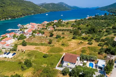 Image de Superbe maison Ă Broce avec WiFi
