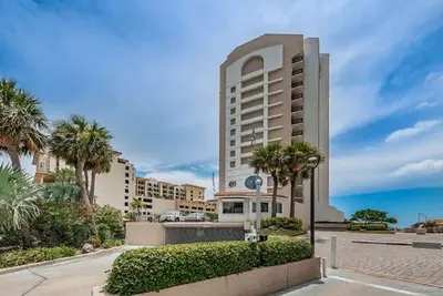 Image de Gulf front Clearwater Beach 2 bedroom 2 full bath condo unit 1505 S