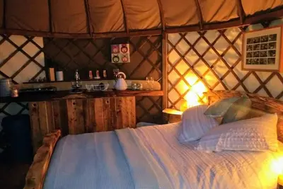 Image de Bembridge Harbour Yurt - Log Burner - WiFi