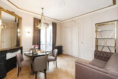 Image de A Beautiful 2-Br apartment in the Champs-Elysées