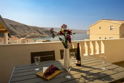 Image de Modern apartment with sea view
