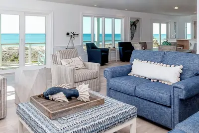 Image de Oceanfront 7 Br, private beach access, 3 levels of beachfront decks
