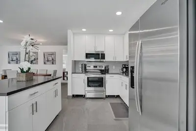Unique 3-storey Home w\/ Beautiful Lakefront View