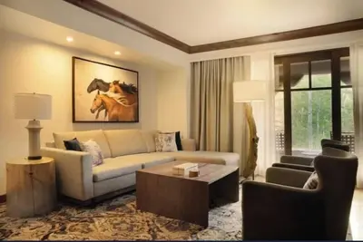 Image de Former Ritz Carlton Two Bedroom Penthouse Ski In-Ski Out With 6 Free Lift Tix! !