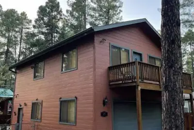 Image de Cub Haus with Hot Tub in the Pines of Pinetop