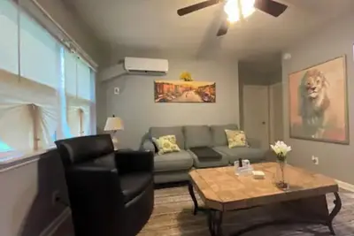 Image de Cozy Quiet 2 Queen Bds 💎 West Jax (Pet Friendly)