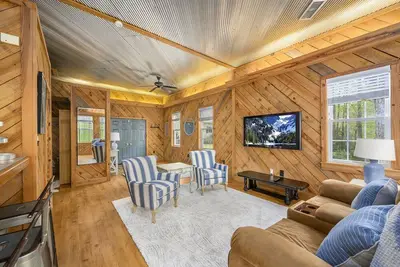 Image de Charming, Picturesque Guest House in North Macon