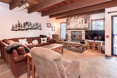 Image de Val DIsere 32 Pet-Friendly, Walk To The Village, Private Washer Dryer, Spacious Floorplan by RedAwning