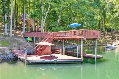 Image de Pet Friendly, 2 Kayaks, Covered Boat Slip, Wifi! Come Visit \"Sunrise Cove\"!